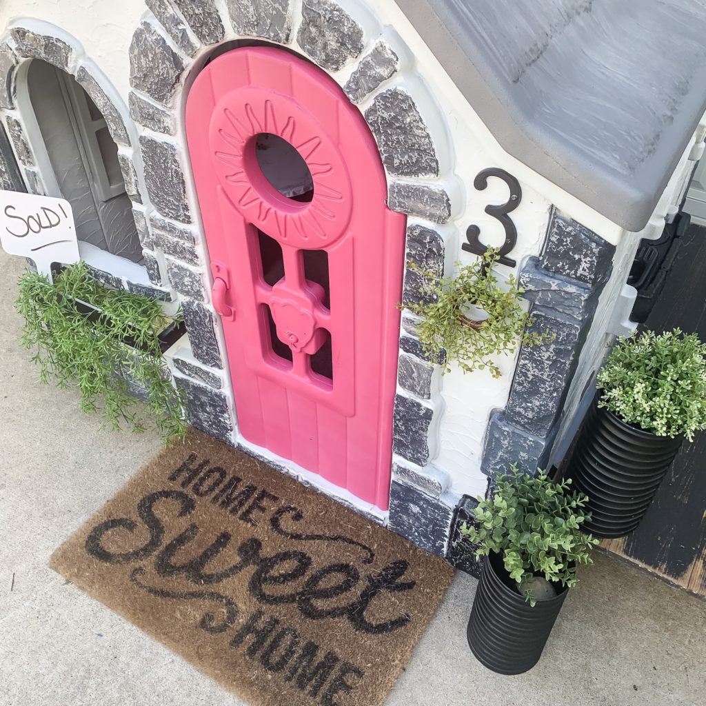 How to Paint a plastic playhouse
