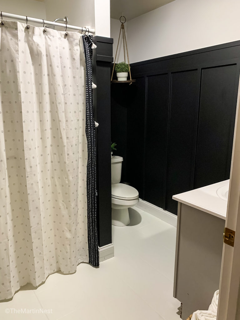 Guest Bathroom Makeover with DIY black board and batten