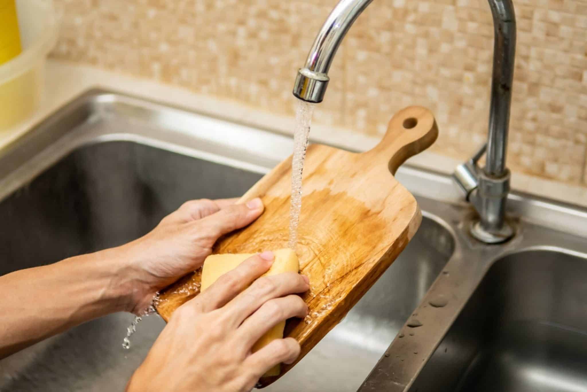 how to clean teak wood cutting board