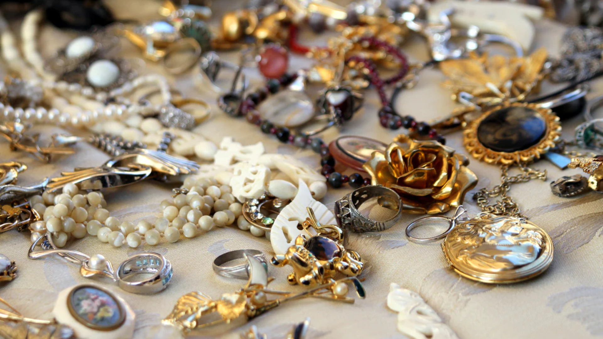 vintage jewelry