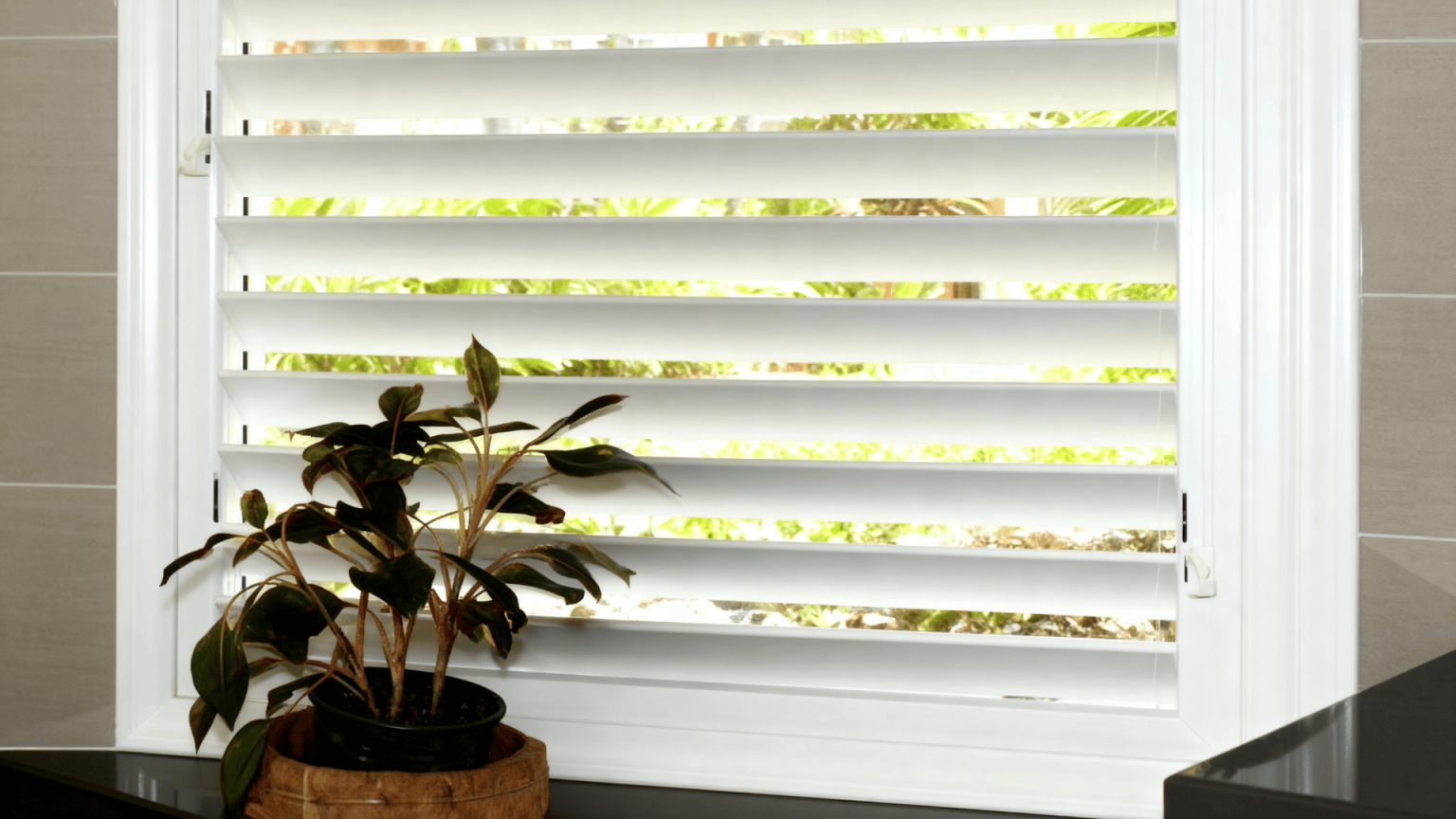 A Complete Manual to Jalousie Windows - Features, Modern Options and ...